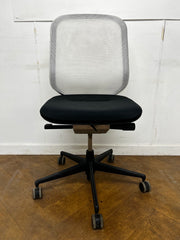 Vitra Medapal White Mesh Back/Black Seat Swivel Chair. (NO ARMS)