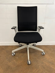 Used Senator Ecoflex ECF470HA Black Cloth/Mesh Operator Chair