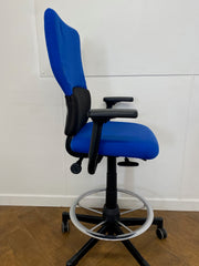Used Steelcase Lets B Draughtsman/Technician/Laboratory Chair in Blue/Black Cloth on Wheels