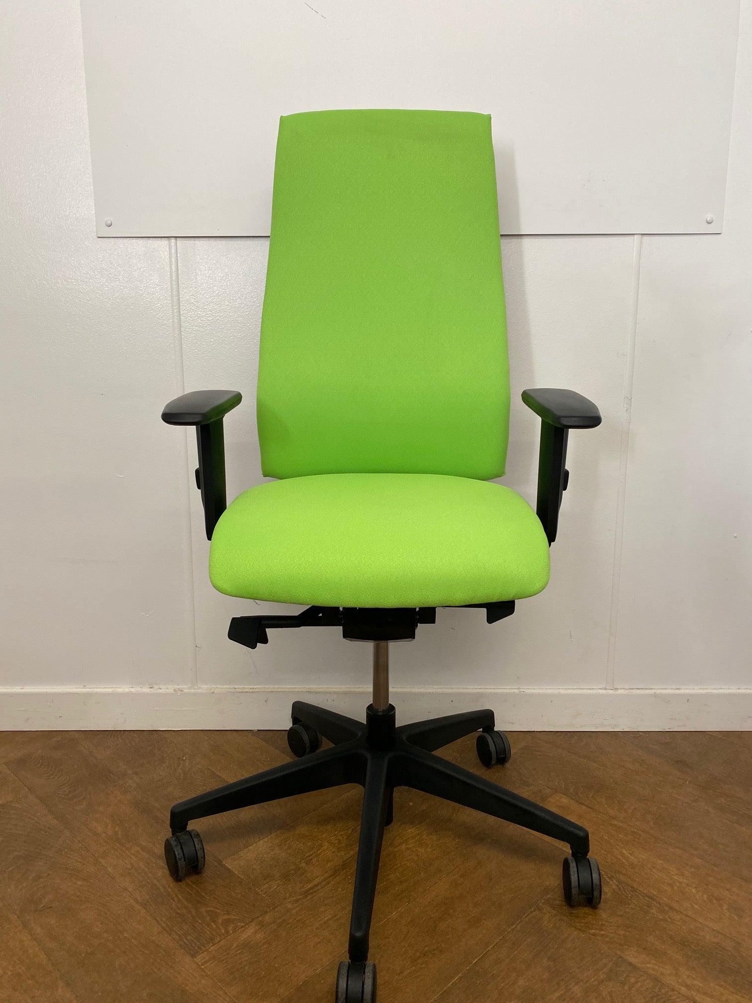 Used Interstuhl 'Goal' 302G High Back Swivel Chair with Adjustable