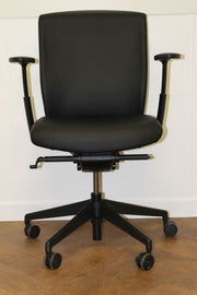 Used Senator Enigma S21 Black Faux Leather Operator Chair