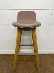 Orangebox Bae -03 Poseur Work Table Black Melamine Top/Oak Legs "Plain Triple Bay"