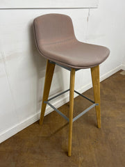 Orangebox Bae -03 Poseur Work Table Black Melamine Top/Oak Legs "Plain Triple Bay"