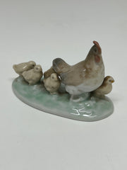 Vintage Nao Daisa for Lladro Porcelaine Figurine "Hen and Chicks" 1987 (Spanish)