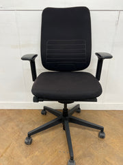 Used Steelcase Reply Swivel Chair in Black Cloth. REDUCED TO CLEAR! NOW ONLY £115.00+VAT
