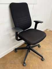 Used Steelcase Reply Swivel Chair in Black Cloth. REDUCED TO CLEAR! NOW ONLY £115.00+VAT