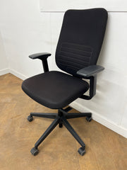Used Steelcase Reply Swivel Chair in Black Cloth. REDUCED TO CLEAR! NOW ONLY £115.00+VAT