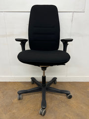 Unused/Ex showroom Kinnarps 5000 in Black Cloth with Fully Adjustable Gel Arms