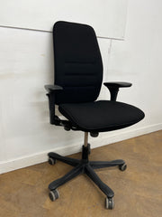 Unused/Ex showroom Kinnarps 5000 in Black Cloth with Fully Adjustable Gel Arms