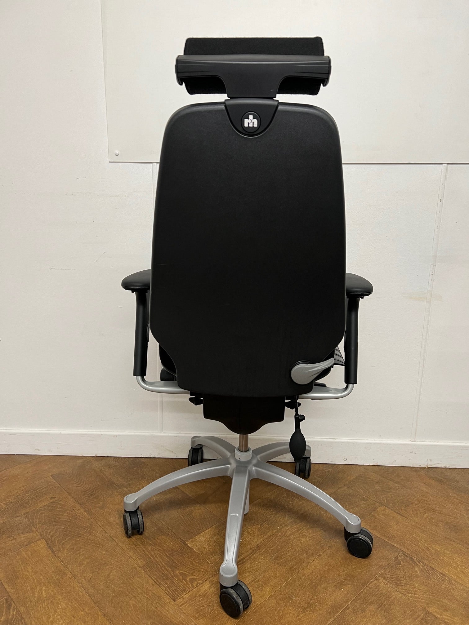 Used RH LOGIC 400 Orthopaedic Black Cloth Chair with Headrest