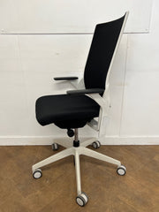 Used Senator Ecoflex ECF470HA Black Cloth/Mesh Operator Chair