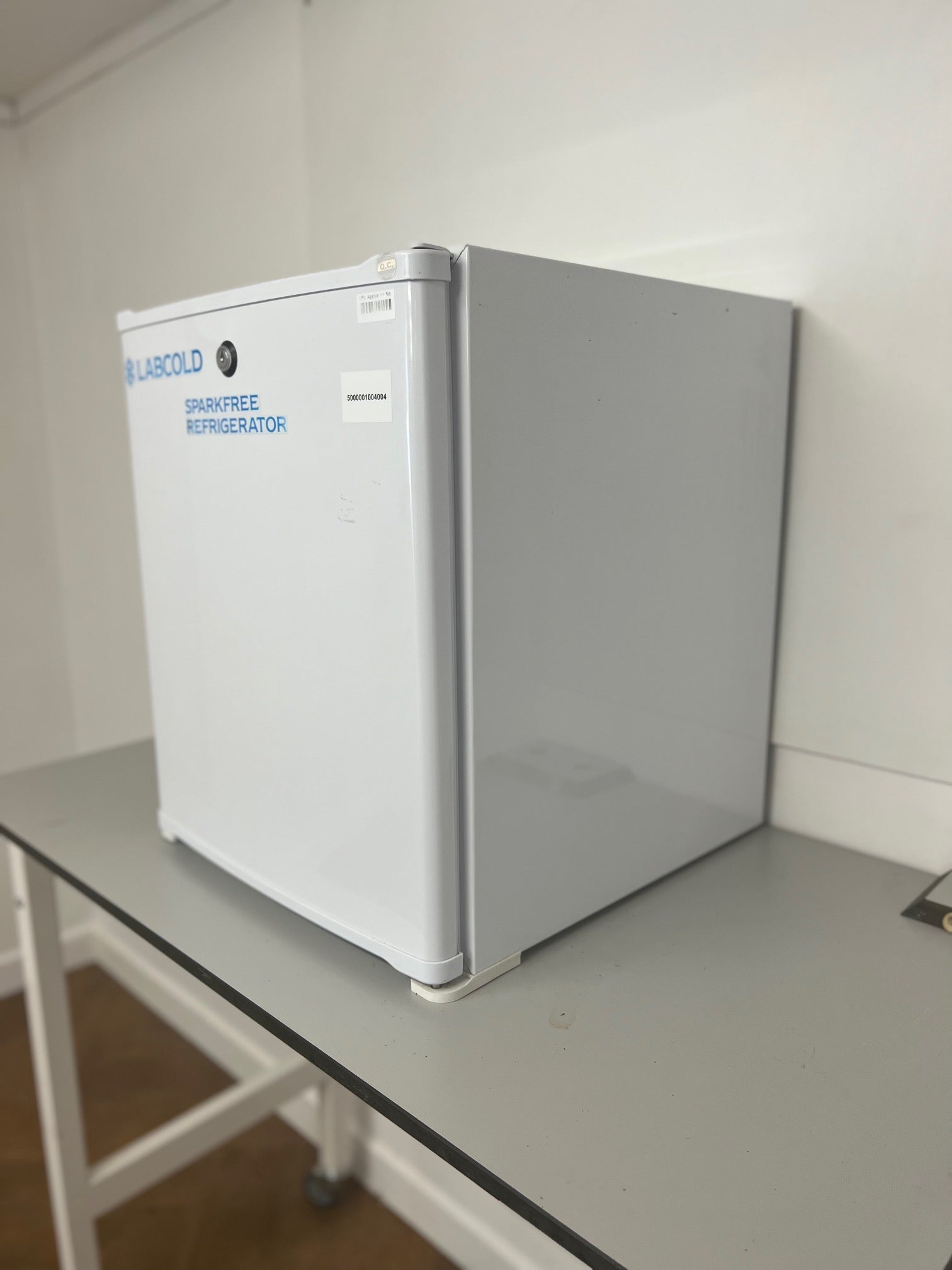 Lab Fridge Mini Used Labcold White Sparkfree Laboratory/Pharmacy Refrigerator (Mini/Wo ...