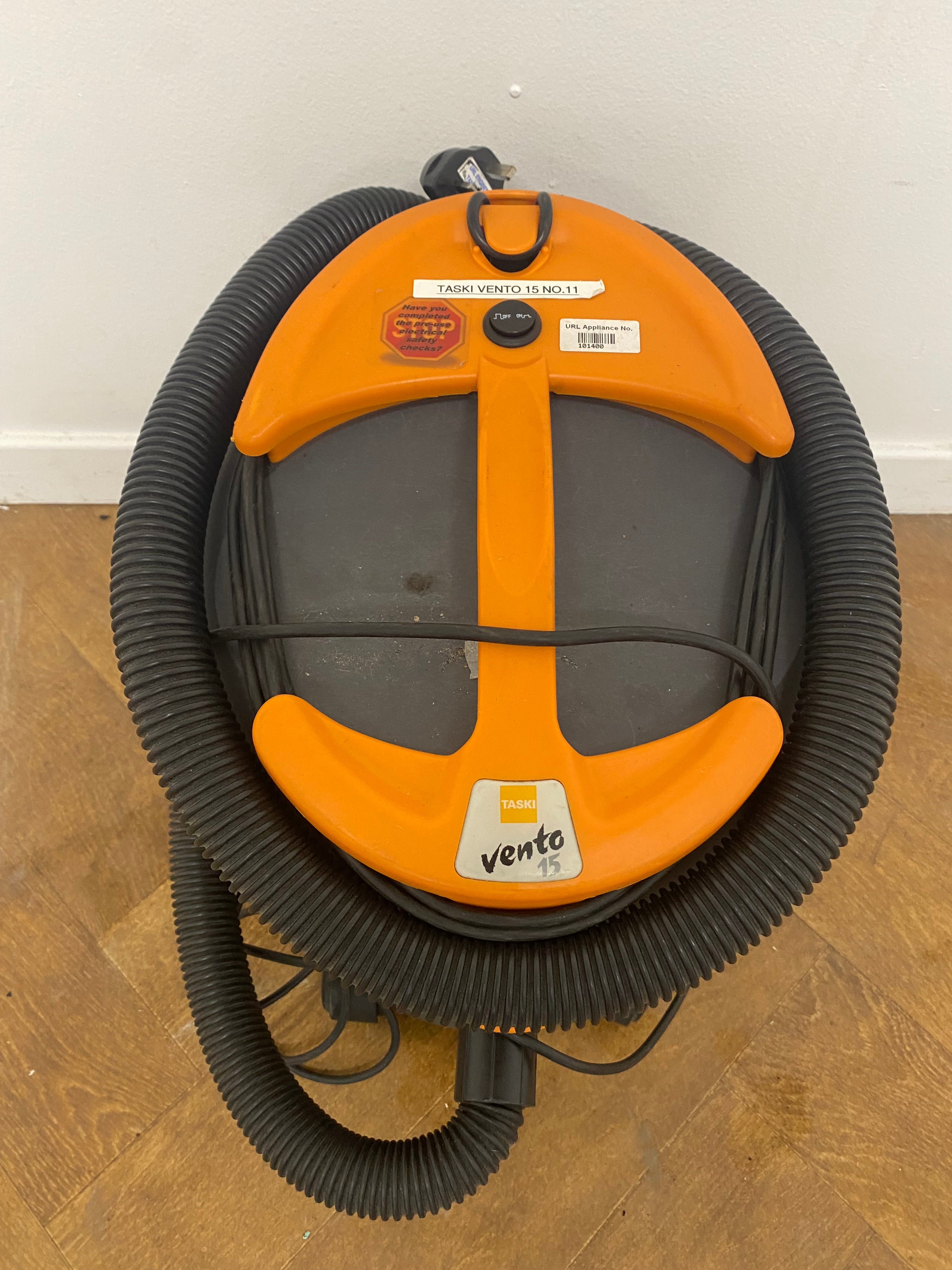 Taski 15 Used Taski Vento 15 Vacuum Cleaner 4 Gallon Dust Bag Capacity 1000w 12 ...