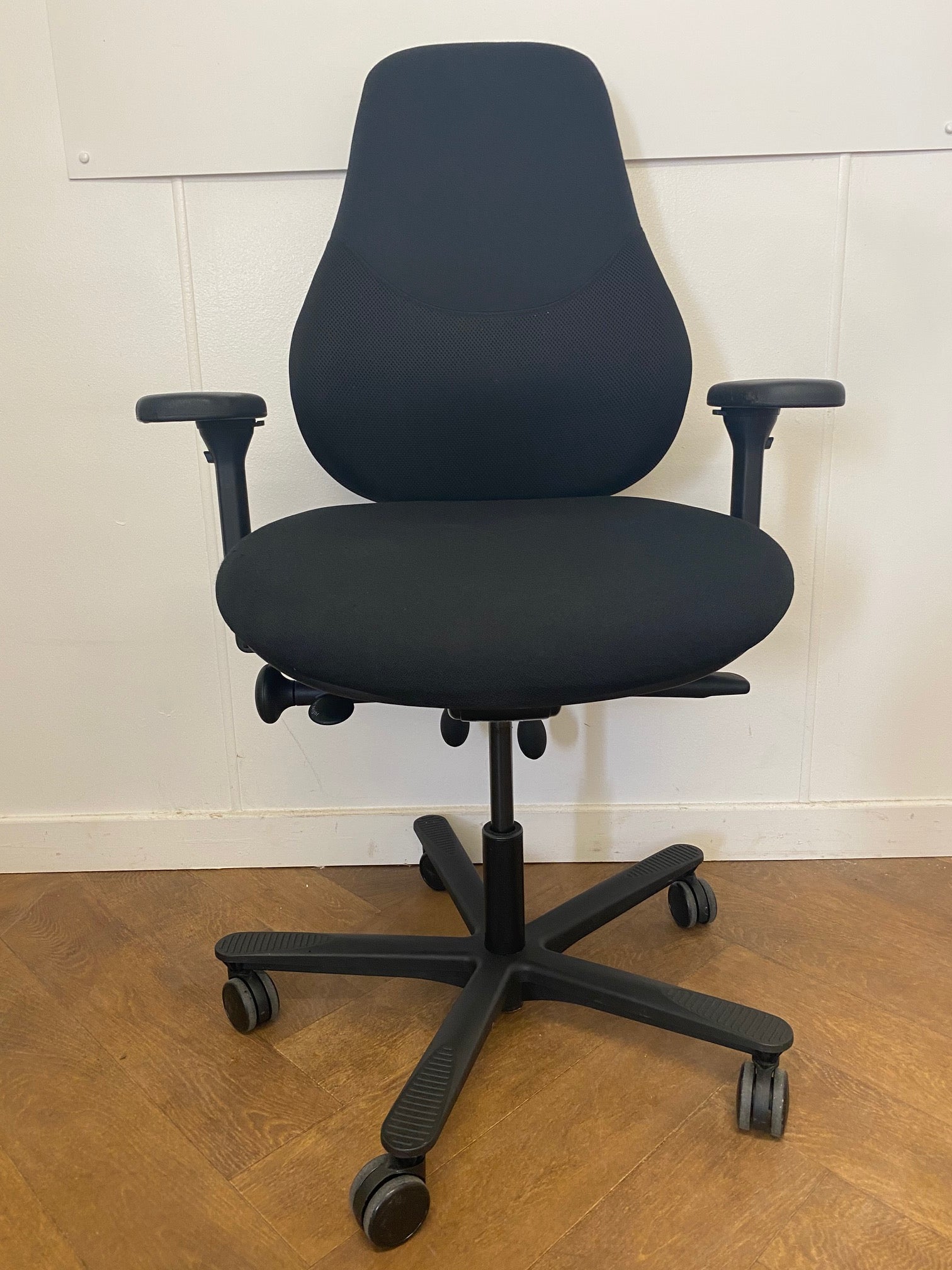 Used Orangebox Flo Orthopaedic Office Chair – officecw