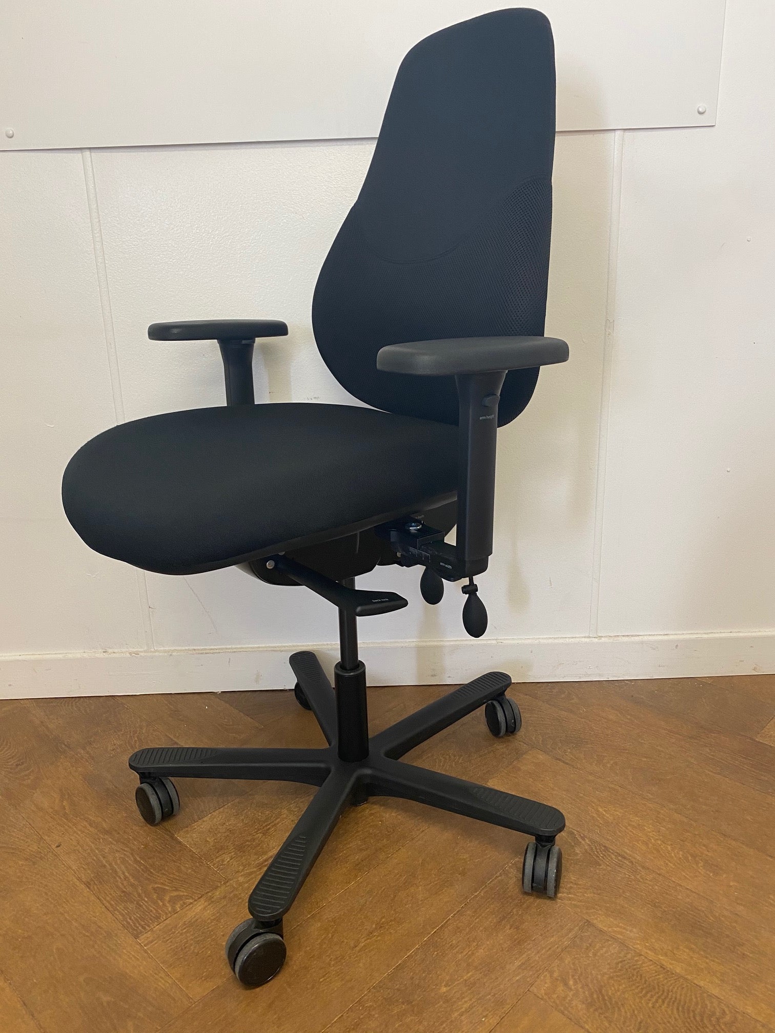 Flo Chair Used Orangebox Flo Orthopaedic Office Chair – officecw
