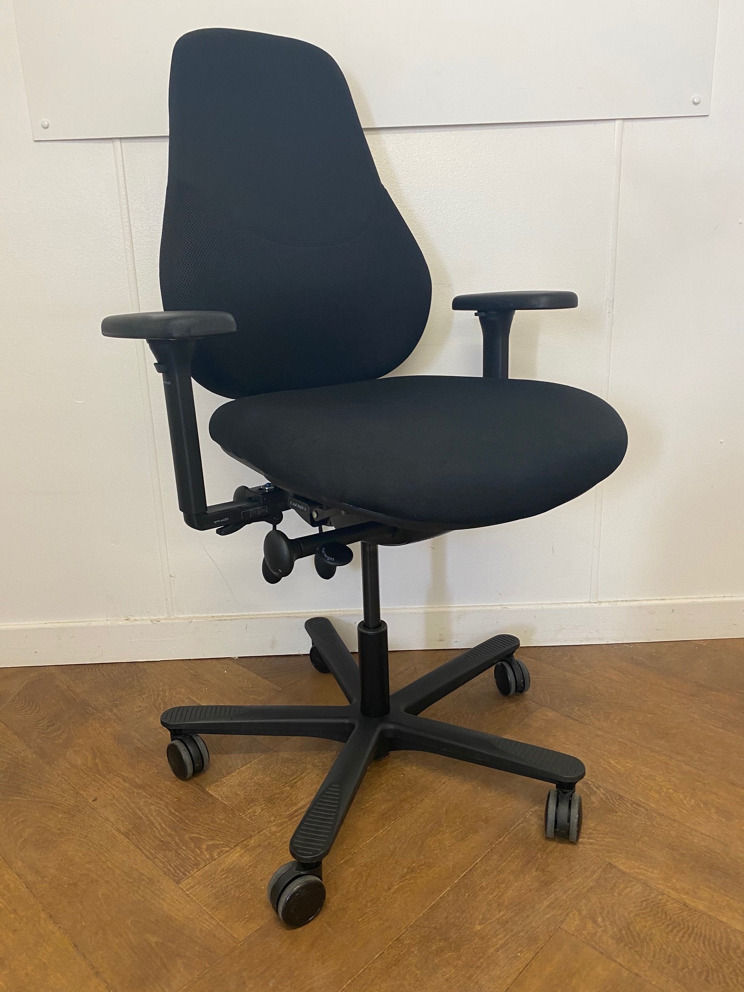 Flo Chair Used Orangebox Flo Orthopaedic Office Chair – officecw